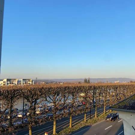Dans Le Centre Ville, A 2 Minutes Du Palais Apartment Compiègne