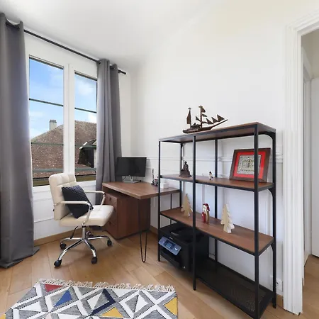 Dans Le Centre Ville, A 2 Minutes Du Palais Compiègne