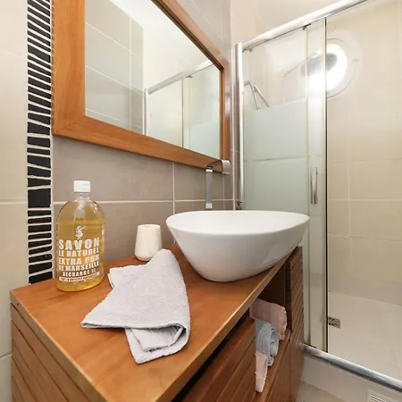 Dans Le Centre Ville, A 2 Minutes Du Palais * Compiègne